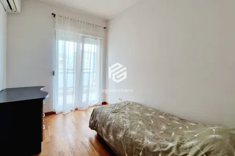 Izdavanje, trosoban stan, 120m², City Kvart, Podgorica - image 17