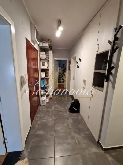 Prodaja, trosoban stan, 74m², Podbara, Novi Sad Sve Podlokacije