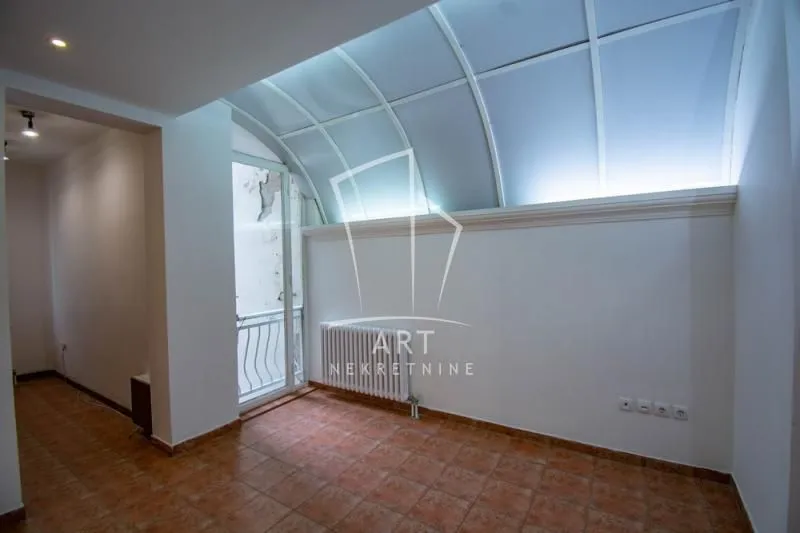 Sale, four bedroom apartment, 133m², Slavija, Vračar Sve Podlokacije