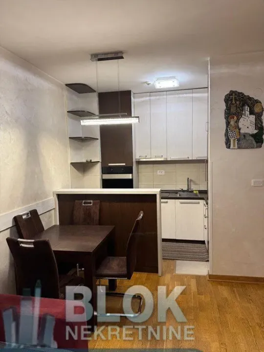 Izdavanje, jednosoban stan, 43m², City Kvart, Podgorica