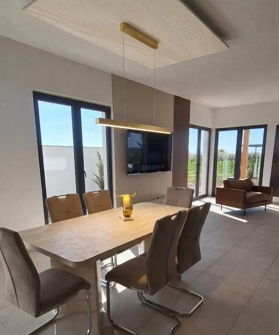Rent, house, 250m², Zemun Ugrinovci, Zemun Sve Podlokacije