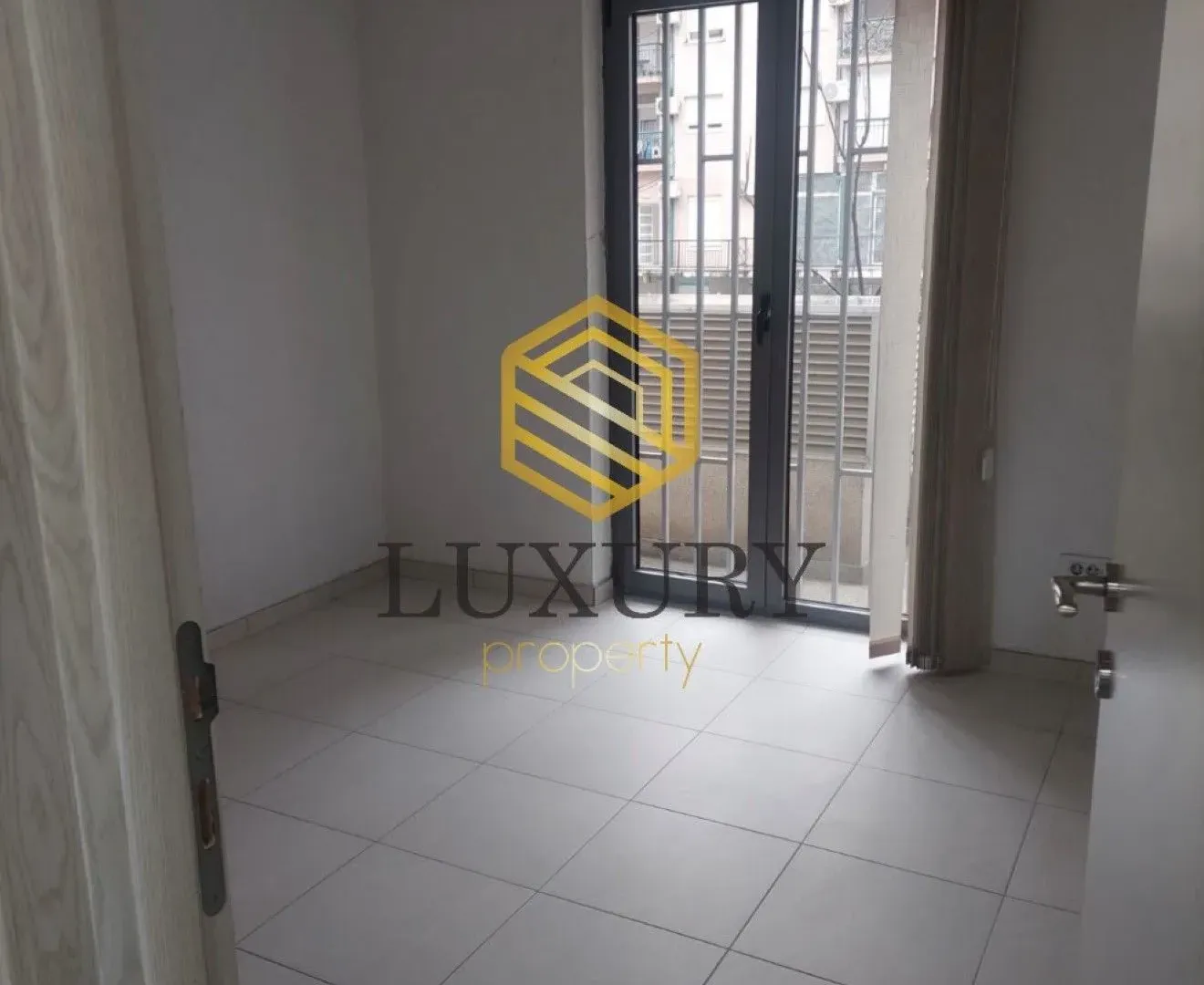 Izdavanje, poslovni prostor, 172m², 1 maj, Podgorica