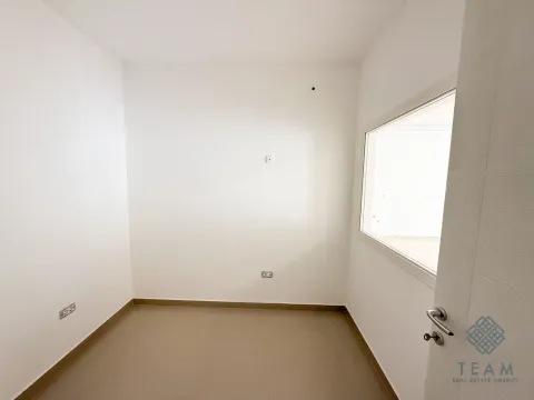 Izdavanje, poslovni prostor, 150m², Stari Aerodrom, Podgorica - image 9