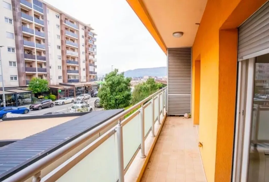 Izdavanje, trosoban stan, 110m², City Kvart, Podgorica