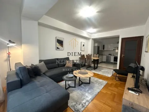 Izdavanje, jednosoban stan, 51m², City Kvart, Podgorica - image 9