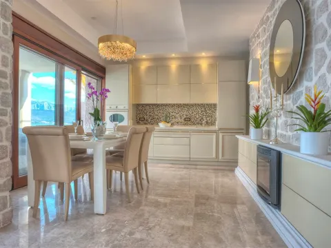 Izdavanje, kuća, 300m², Krašići, Tivat - image 7