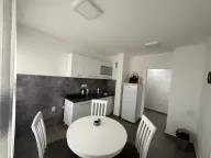 Izdavanje, dvosoban stan, 75m², Pejton, Podgorica - image 8