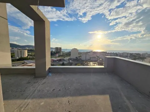 Prodaja, trosoban stan, 135m², Bar, Crna Gora