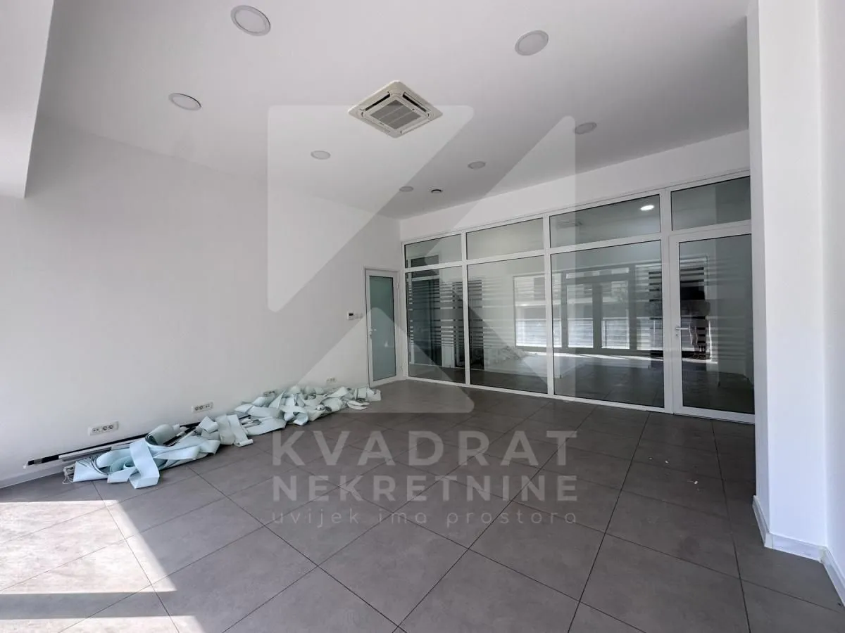 Rent, office space, 362m², Ljubović, Podgorica