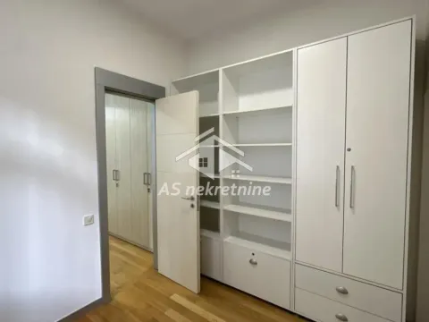 Izdavanje, stan, 223m², Kalenić Pijaca, Vračar Sve Podlokacije - image 21
