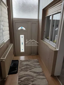 Prodaja, kuća, 189m², Centar, Stara Pazova - image 2