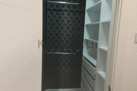 Izdavanje, trosoban stan, 70m², Novi Beograd Sve Podlokacije, Beograd - image 14