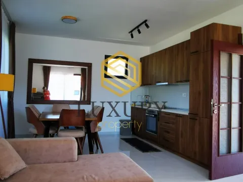 Izdavanje, kuća, 200m², Krimovica, Kotor - image 2