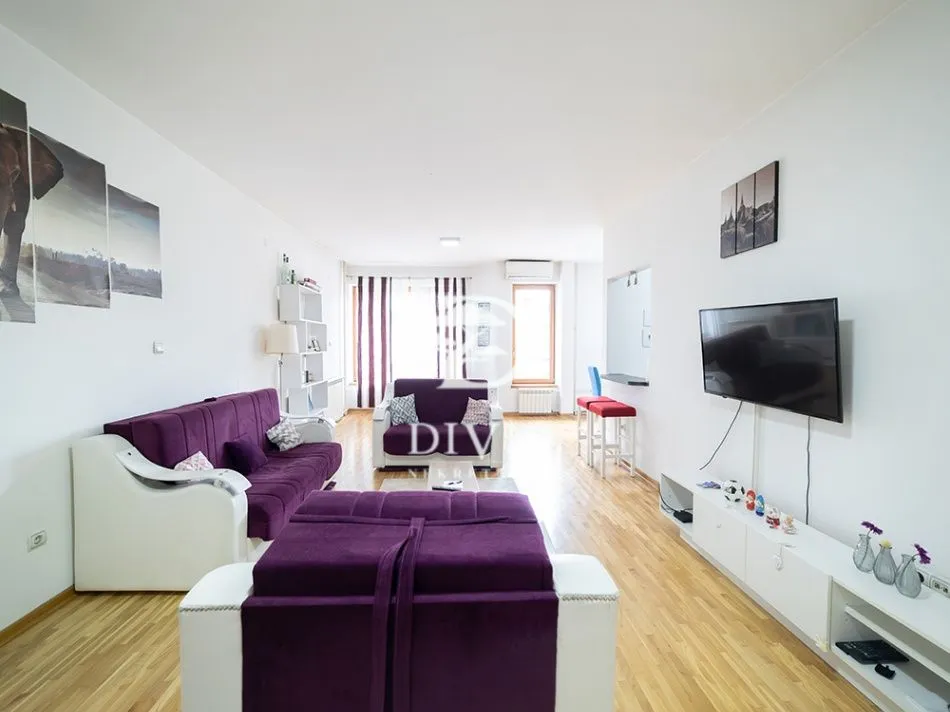 Sale, three bedroom apartment, 78m², Južni Bulevar, Vračar Sve Podlokacije