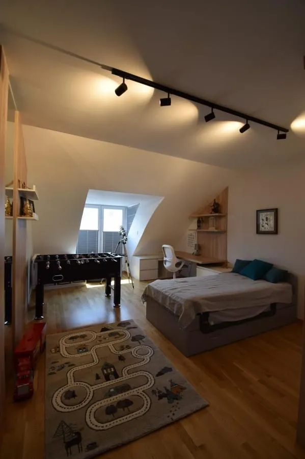 Prodaja, četvorosoban stan, 111m², Sajmište, Novi Sad