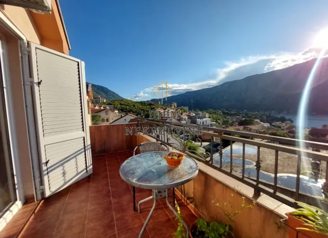 Prodaja, dvosoban stan, 62m², Dobrota, Kotor