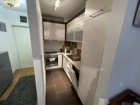 Izdavanje, stan, 52m², Tivat, Crna Gora - image 2