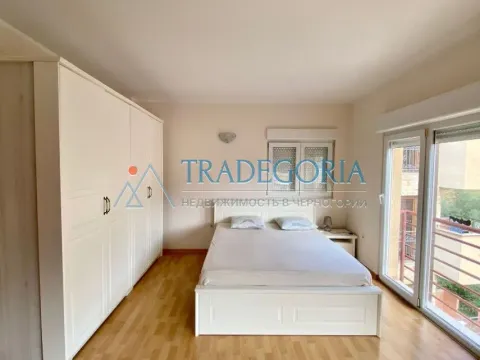 Prodaja, četvorosoban stan, 158m², Petrovac, Budva - image 20