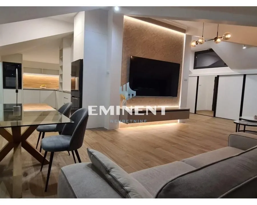 Izdavanje, trosoban stan, 360m², Savski Venac, Beograd