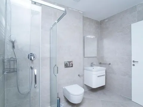 Izdavanje, jednosoban stan, 57m², Centar, Tivat - image 4