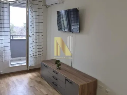 Izdavanje, jednosoban stan, 45m², Avijatičarsko naselje, Novi Sad Sve Podlokacije - image 4