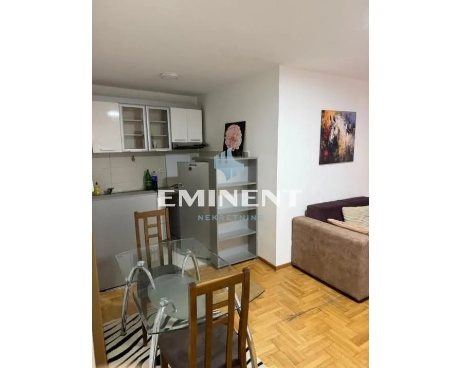 Rent, apartment, 40m², Đeram Pijaca, Beograd