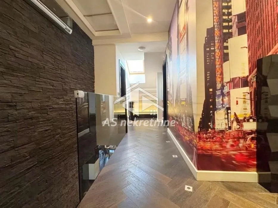 Prodaja, četvorosoban stan, 117m², Vračar Sve Podlokacije, Beograd