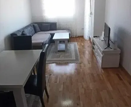 Izdavanje, jednosoban stan, 46m², Stari Aerodrom, Podgorica