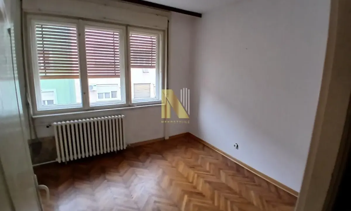 Prodaja, četvorosoban stan, 60m², Centar, Novi Sad