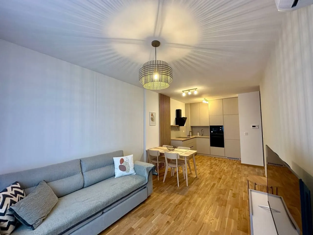 Rent, one bedroom apartment, 45m², Bečići, Budva