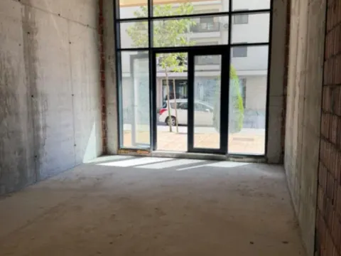 Izdavanje, poslovni prostor, 36m², New City, Podgorica - image 3