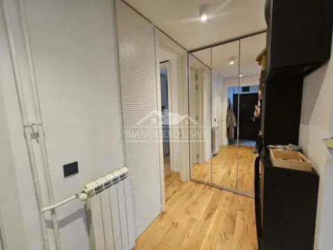 Prodaja, četvorosoban stan, 103m², Savski Venac, Beograd - image 3