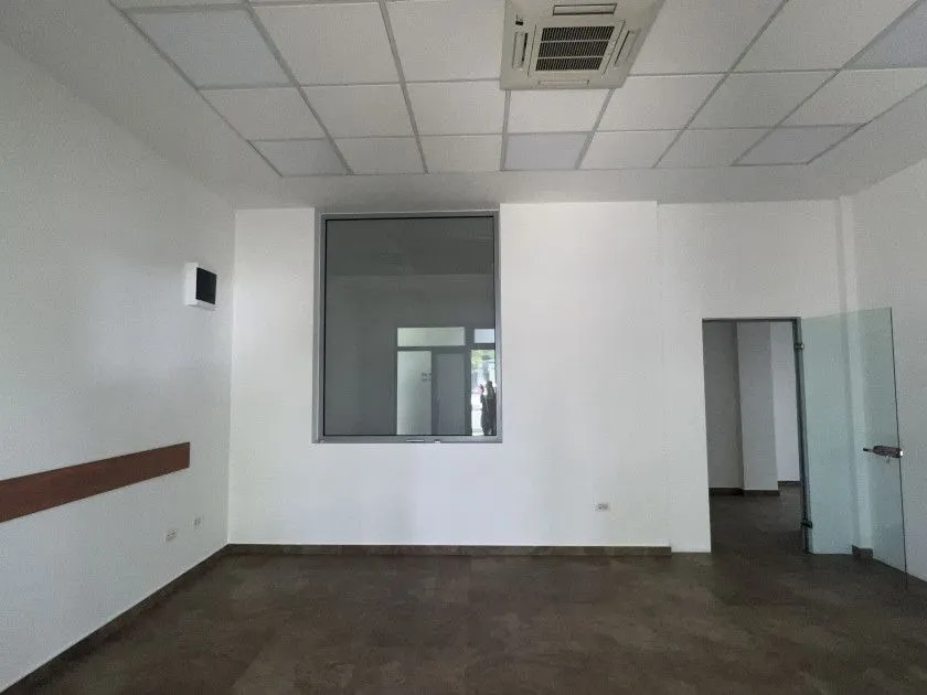 Rent, office space, 251m², Tološka šuma, Podgorica