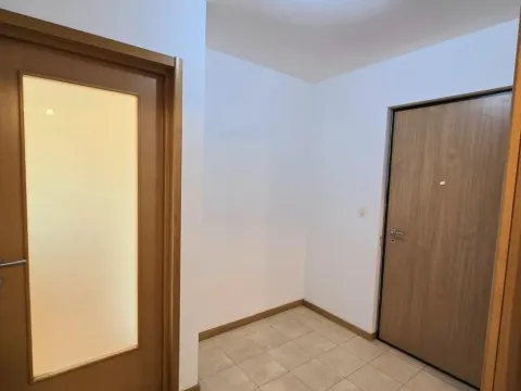 Prodaja, dvosoban stan, 64m², Stari Aerodrom, Podgorica - image 8