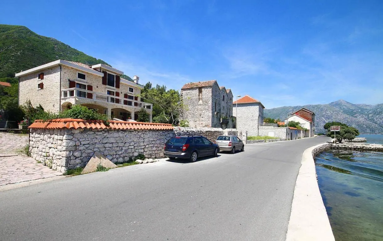 Prodaja, kuća, 497m², Prčanj, Kotor