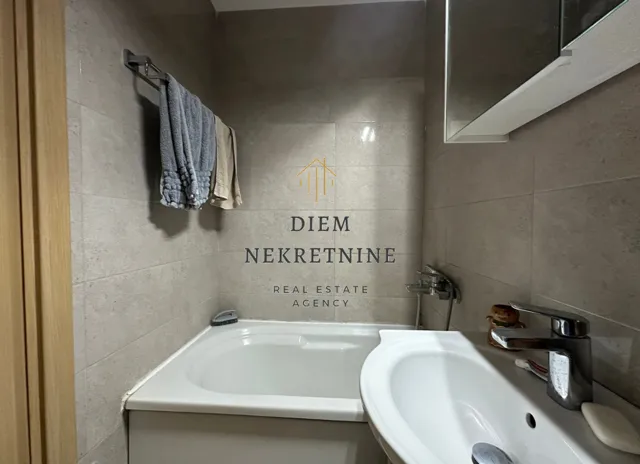 Izdavanje, dvosoban stan, 57m², Zabjelo, Podgorica