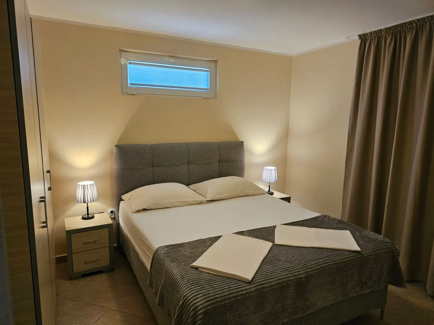 Izdavanje, dvosoban stan, 55m², Bečići, Budva