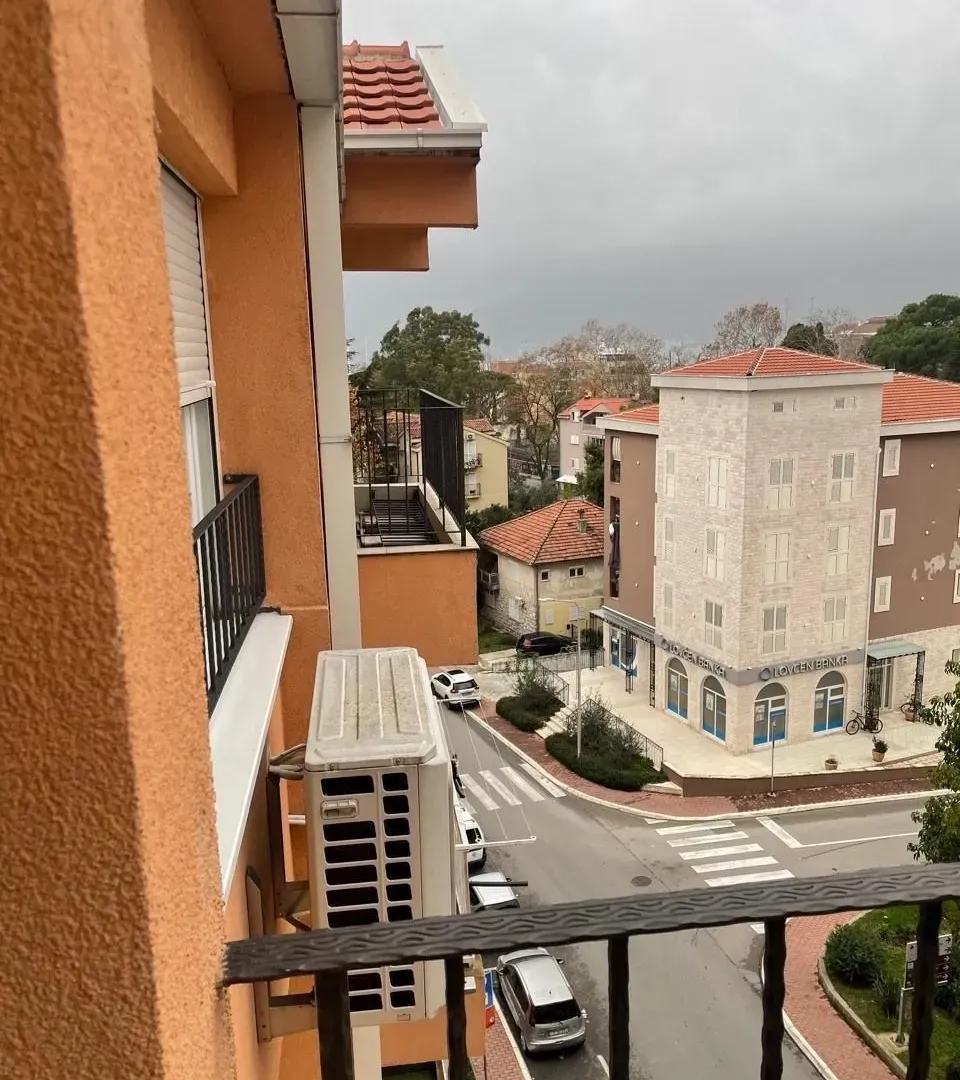 Rent, one bedroom apartment, 45m², Centar, Tivat