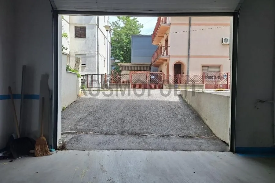 Rent, office space, 14m², Autokomanda, Voždovac Sve Podlokacije