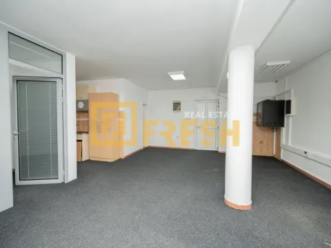 Izdavanje, poslovni prostor, 1000m², Centar, Podgorica - image 9