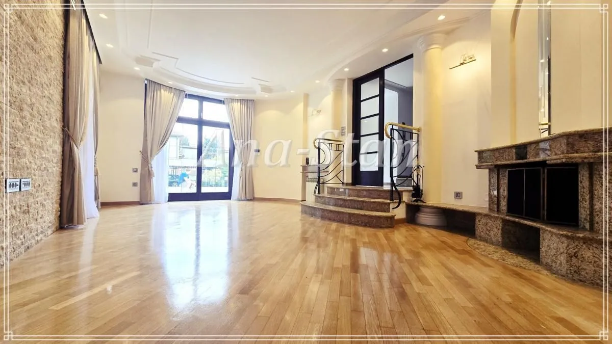 Rent, house, 290m², Voždovac Sve Podlokacije, Beograd