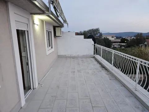 Prodaja, kuća, 220m², Centar, Tivat - image 16