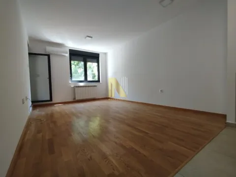 Izdavanje, dvosoban stan, 61m², Socijalno, Novi Sad Sve Podlokacije - image 5