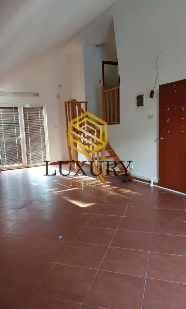 Rent, office space, 250m², Momišići, Podgorica