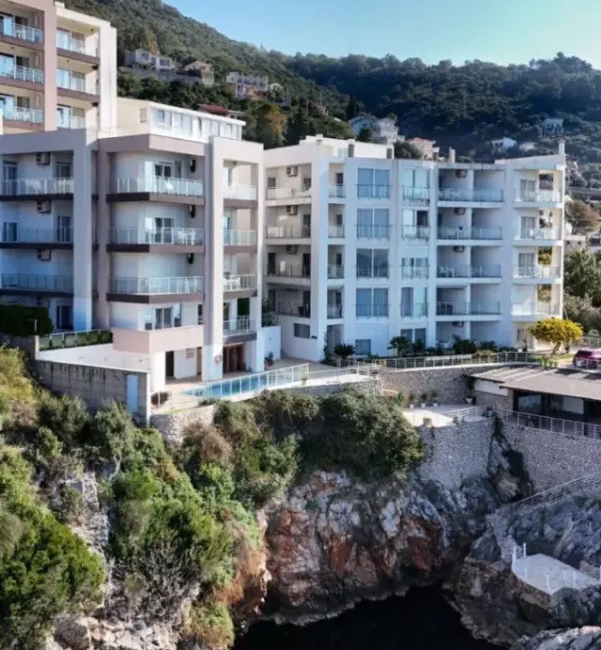 Izdavanje, dvosoban stan, 83m², Dobre Vode, Bar