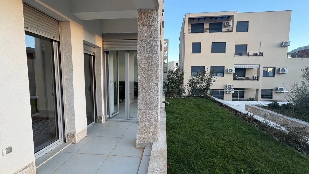 Prodaja, jednosoban stan, 69m², Tivat, Crna Gora
