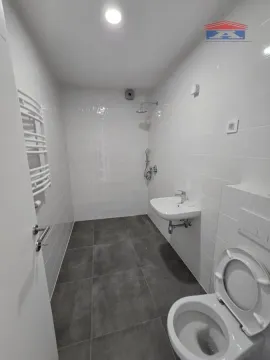 Izdavanje, trosoban stan, 73m², Novo naselje, Novi Sad - image 9