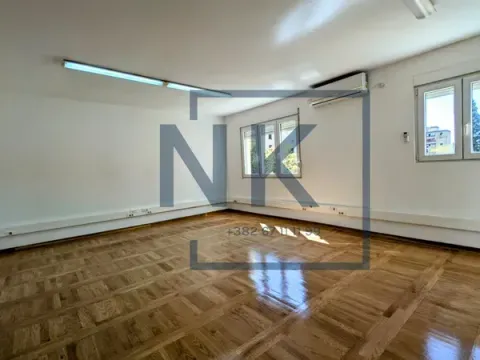 Izdavanje, poslovni prostor, 74m², Lepa Kata, Podgorica