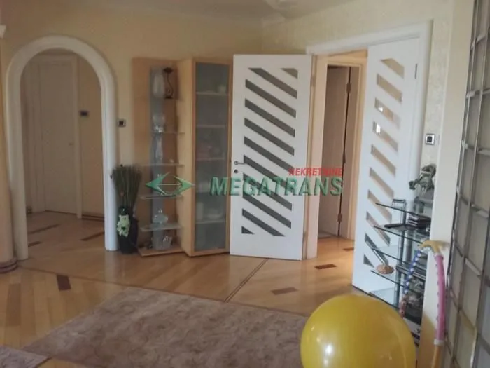 Rent, four bedroom apartment, 160m², Čenej, Novi Sad Sve Podlokacije