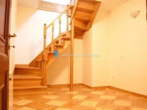 Izdavanje, stan, 300m², Savski Venac, Beograd - image 10